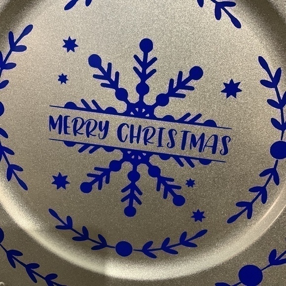 Christmas Decoration. Plastic Charger Plate - Picture 2 of 2